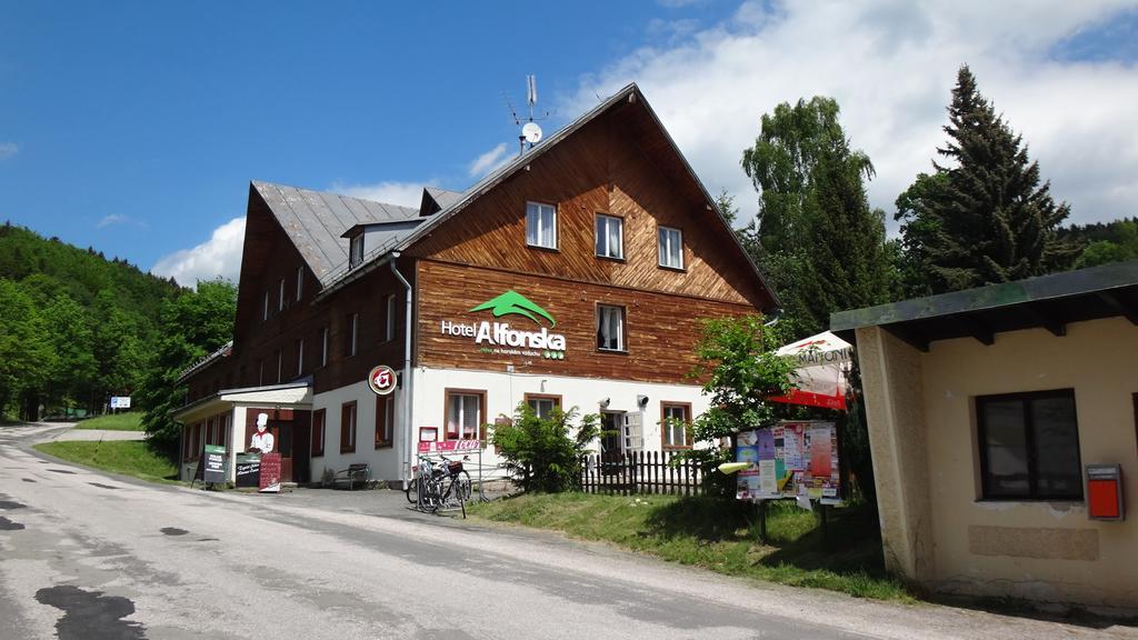 Hotel Alfonska Бенецко Екстериор снимка