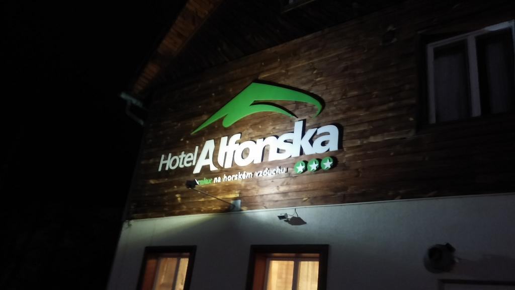Hotel Alfonska Бенецко Екстериор снимка